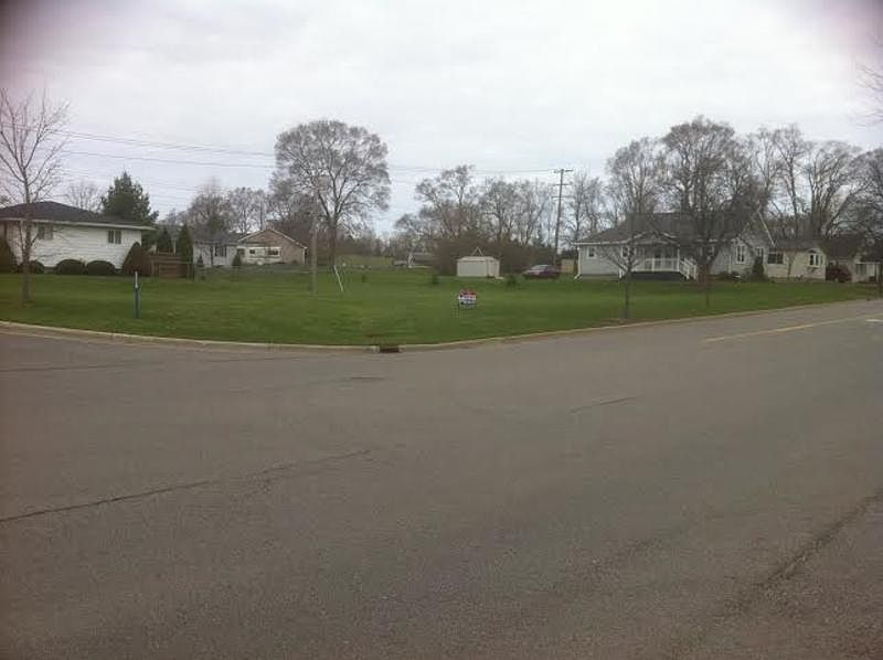 2nd image of Hickory Lane Vacant