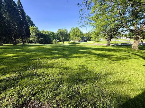 Approx .40 acre lot W 20th St., Neillsville, WI 54456