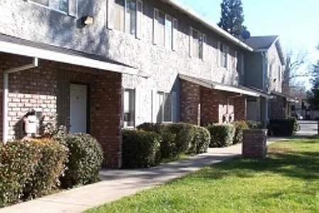 720 W 2nd Ave — Photo 14