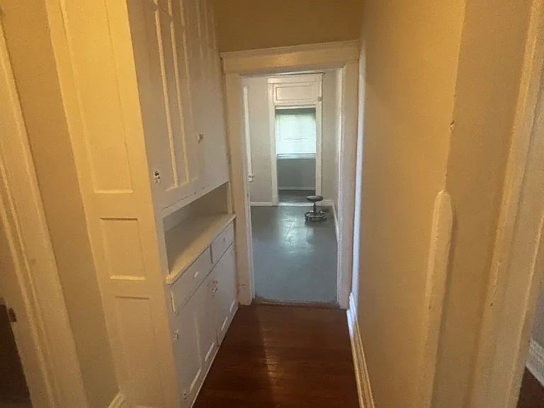 6025-6025A Etzel Ave #6025 — Photo 2