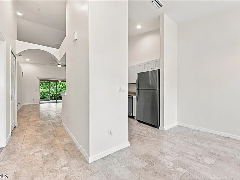 4613 29th St SW — Photo 4
