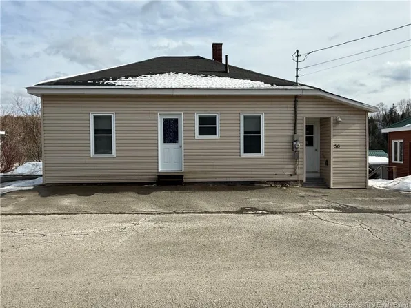 56 Bungalow Row St, Plaster Rock, NB E7G 1G4