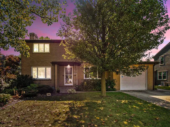 1616 Hoover Ave, South Bend, IN 46615