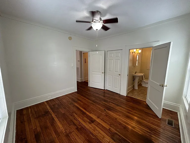 901 Sedgefield St #B — Photo 7