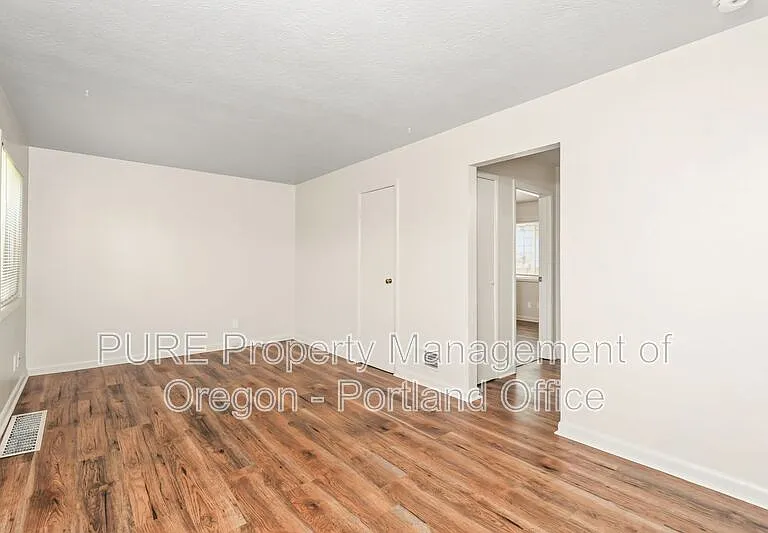6924 N Amherst St #2 — Photo 8
