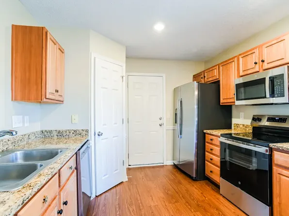 500 Glencroft Dr, Wingate, NC 28174