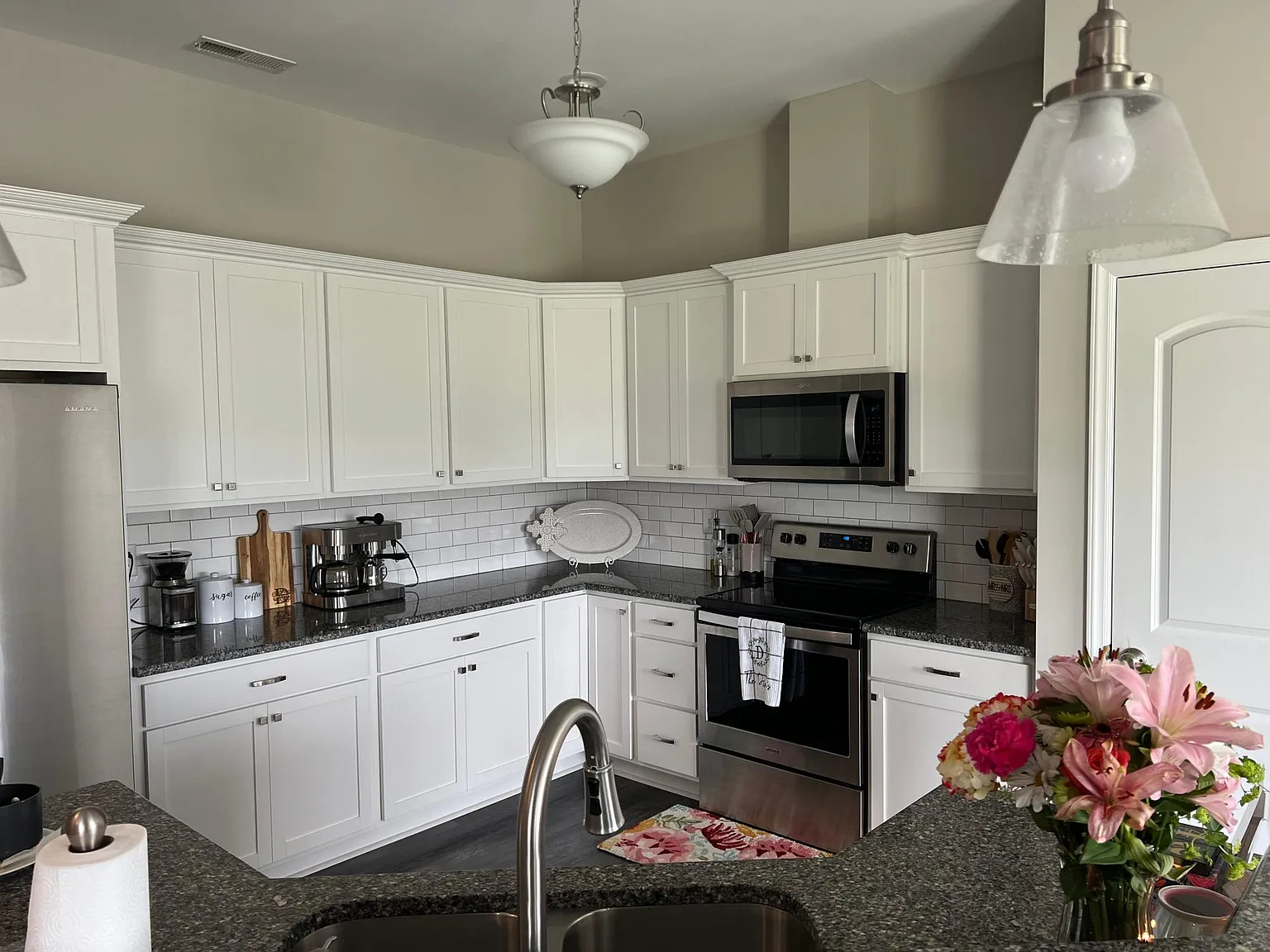 624 Jade Ln — Photo 2