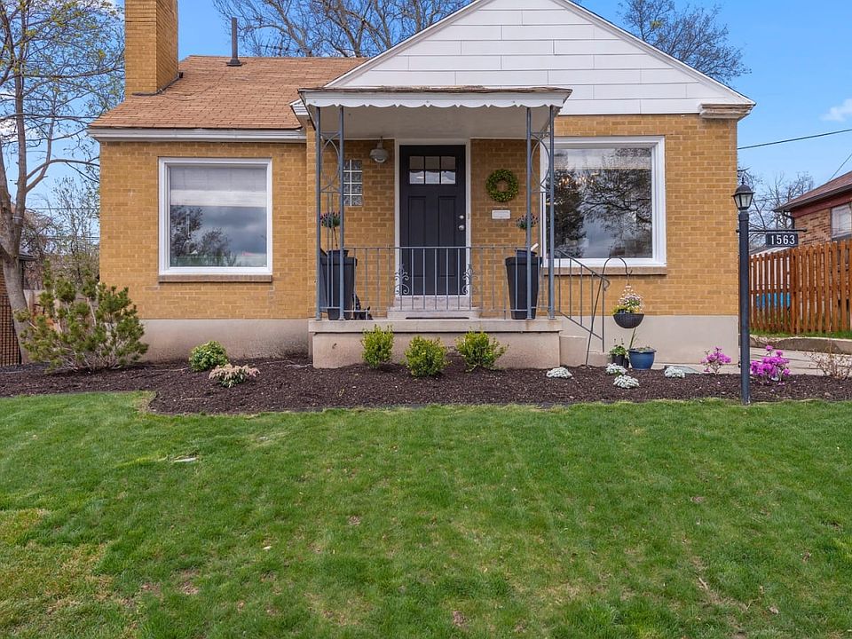 1st image of 1563 E Roosevelt Ave