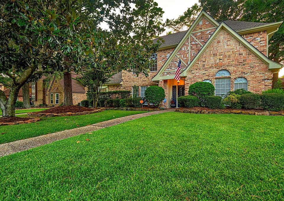 1st image of 2915 Forest Garden Dr