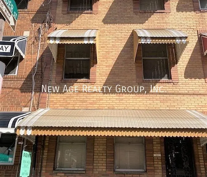 1011 Federal St — Photo 1