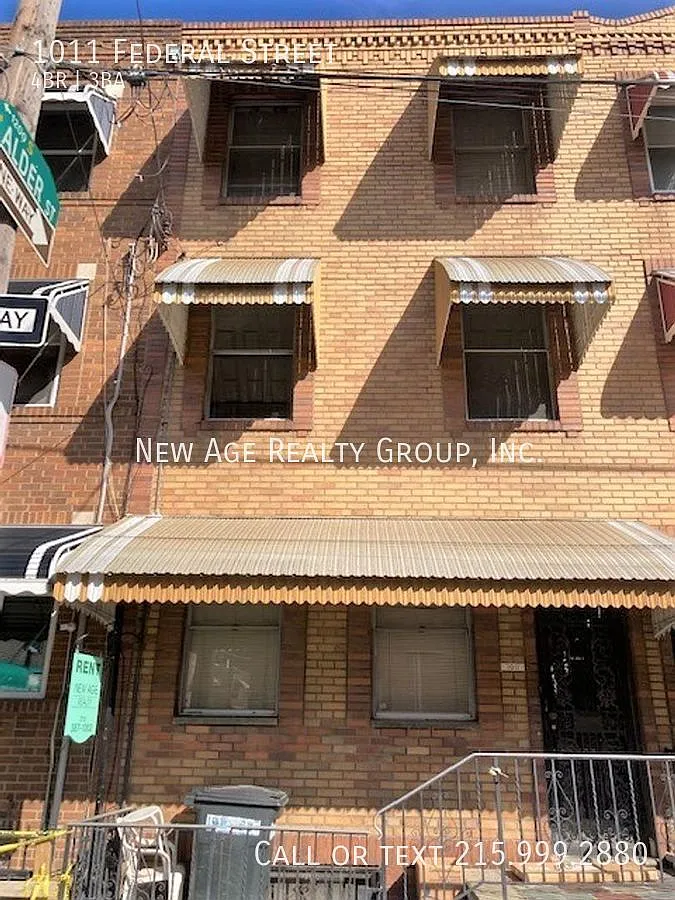 1011 Federal St photo 1
