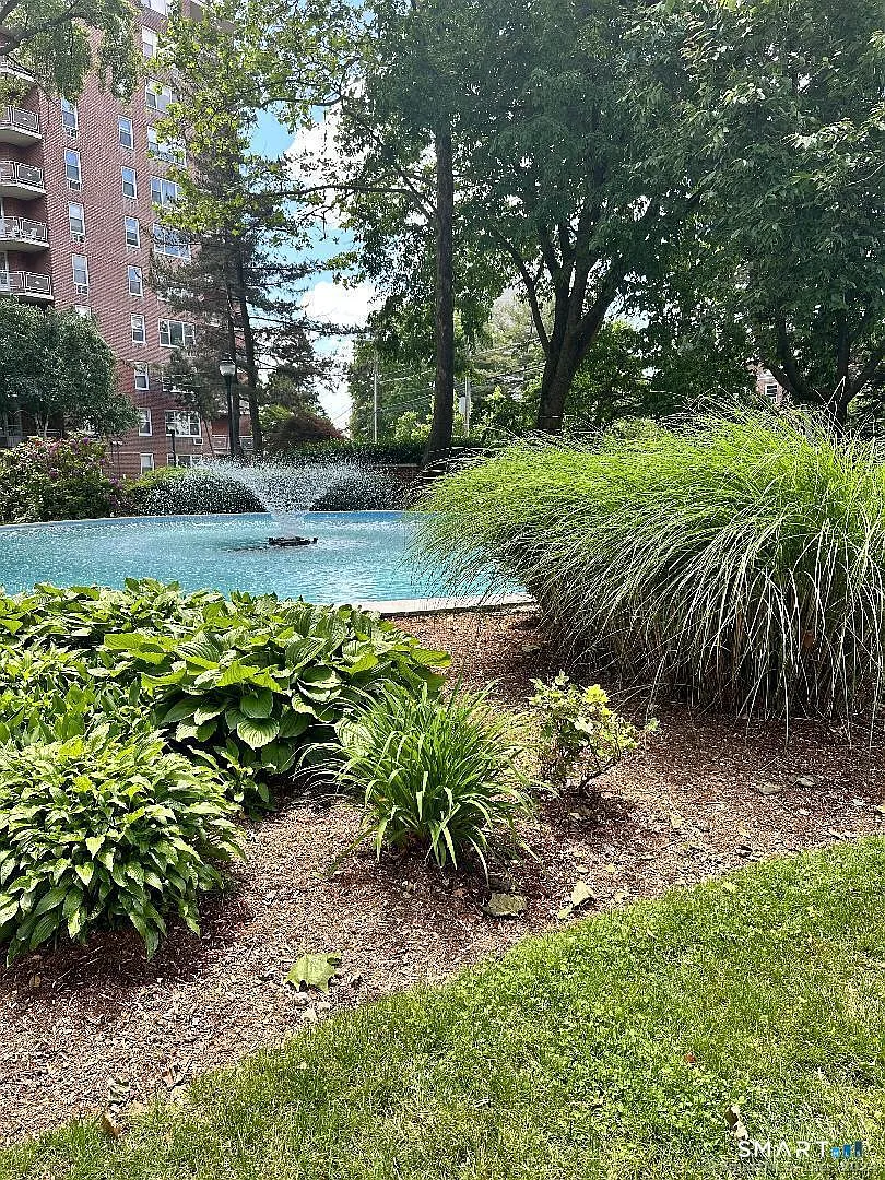 91 Strawberry Hill Ave — Photo 3