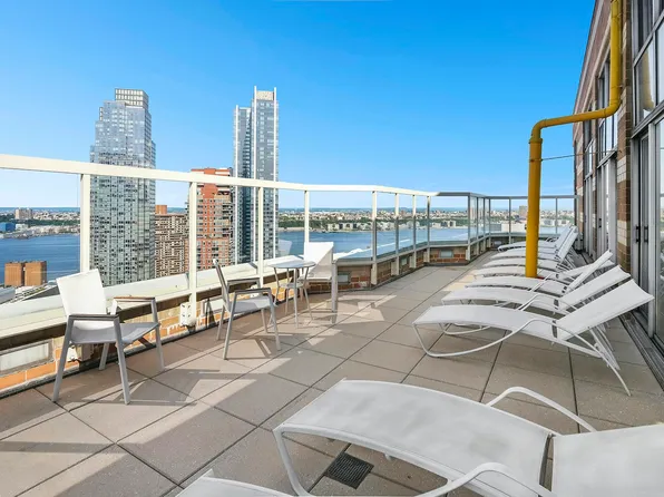 500 West 43rd Street image 9 of 10
