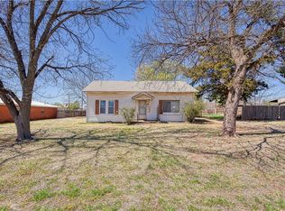 805 N 3rd St, Sayre, OK 73662