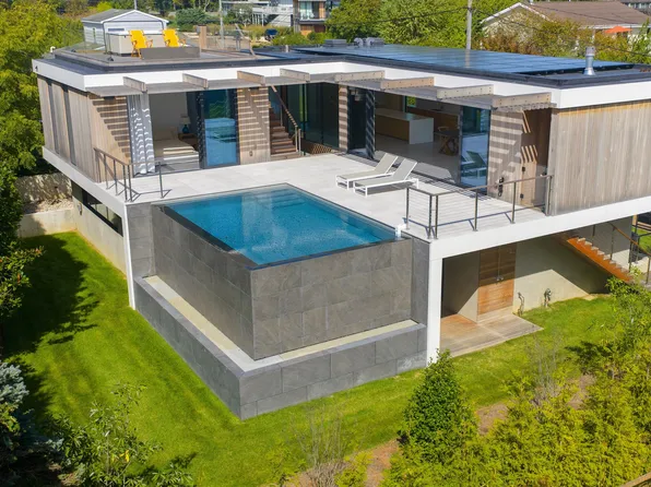 15 Jackson Rd, Montauk, NY 11954