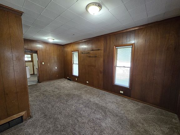 2nd image of 307 Riehl St