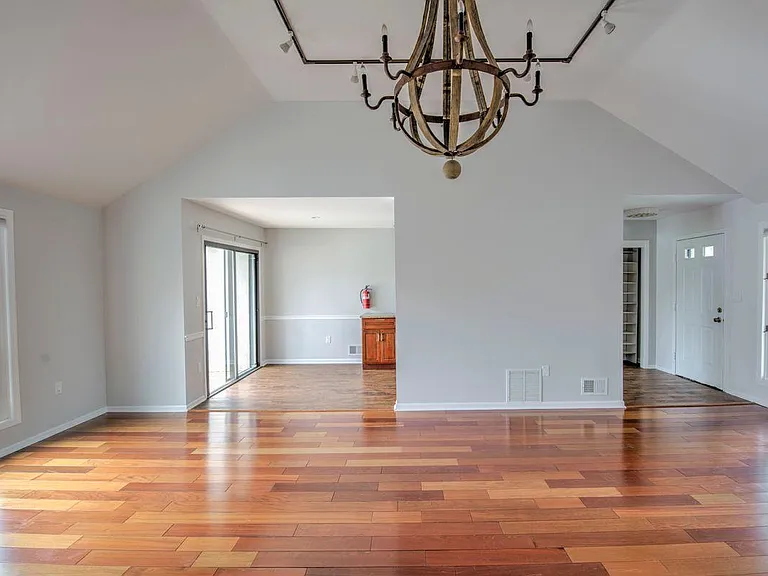 20 Tower Hill Dr #20 — Photo 6