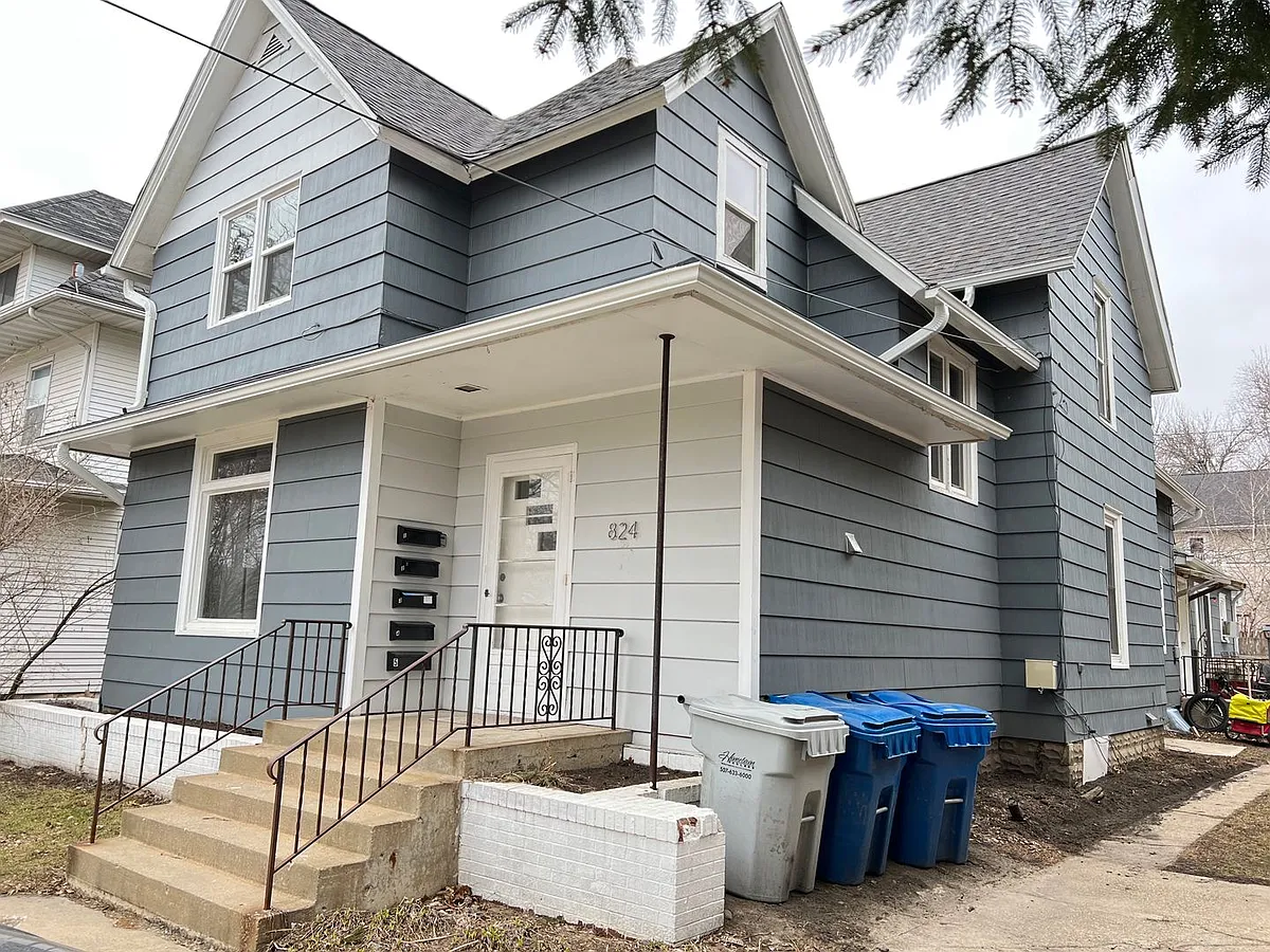 Building Photo - 824 W Center St #2