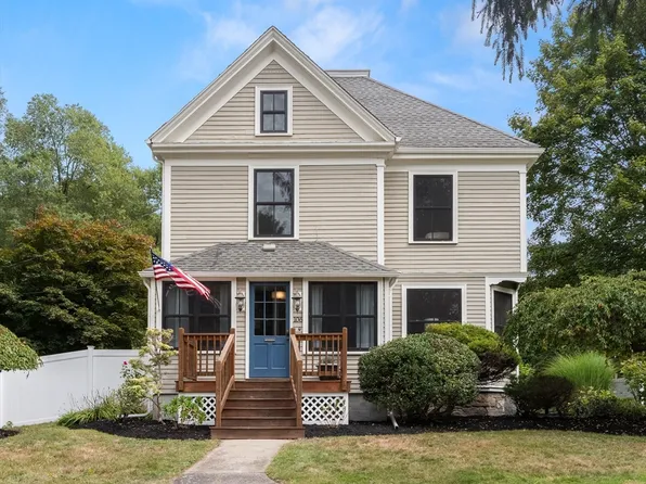106 School St, Groveland, MA 01834