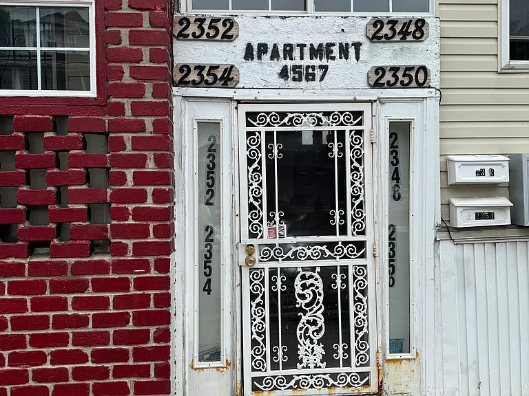 2354 Poland Ave — Photo 2