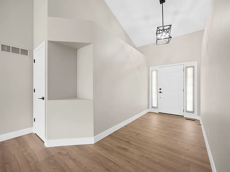 8050 Knights Crossing Dr — Photo 18