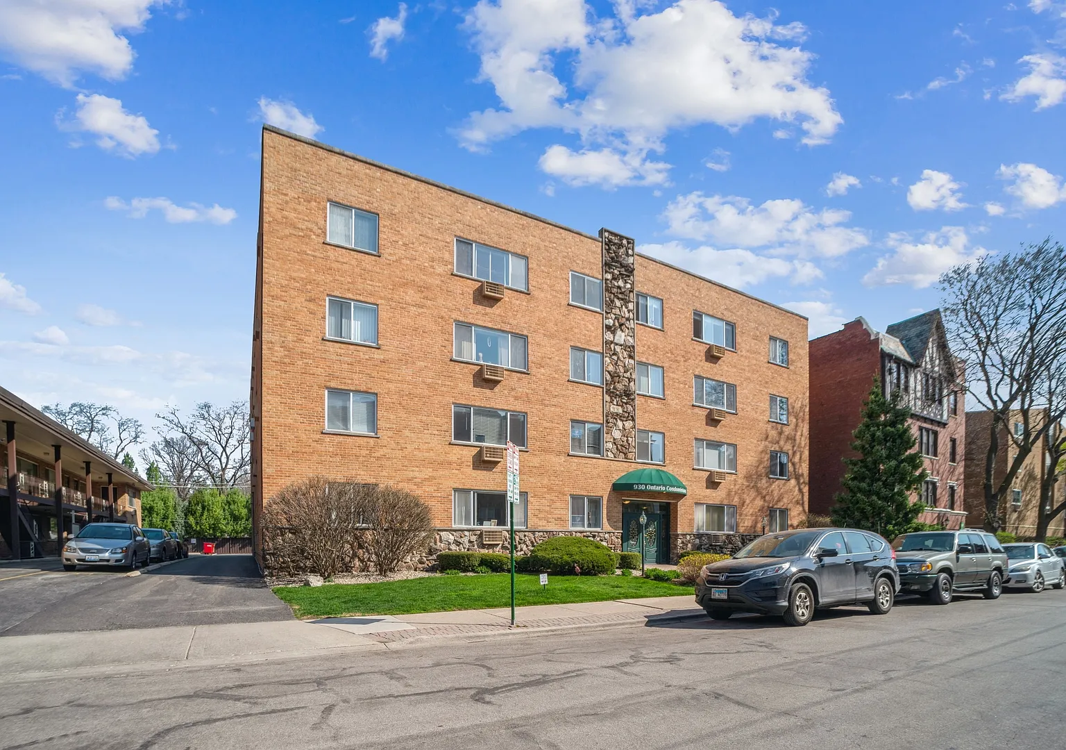 2 bed, 1200 sqft, $2,450 — Photo 1