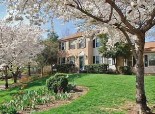 8811 Shadowlake Way, Springfield, VA 22153