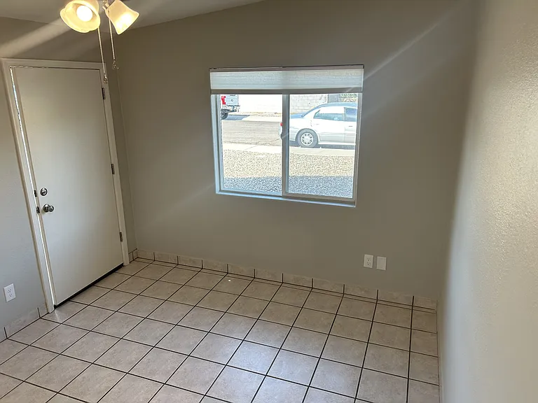 2025 S Forest Ave #1 — Photo 8