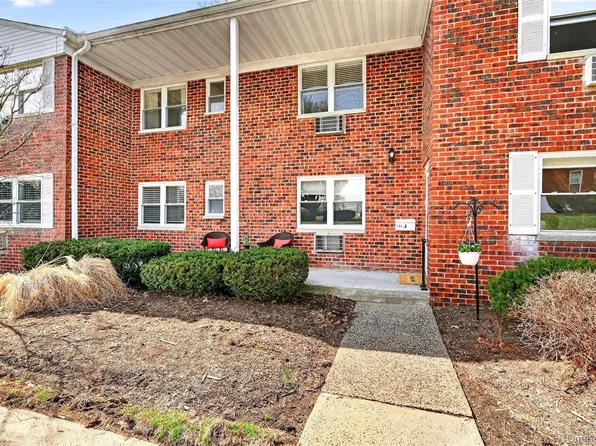 225 N Middletown Road #J, Pearl River, NY 10965