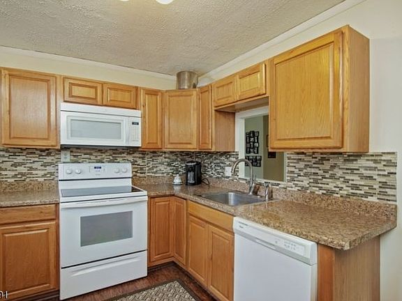 3rd image of 23 Bergen Ave