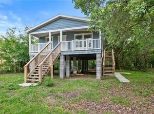 8975 W Rabby St, Bayou La Batre, AL 36509