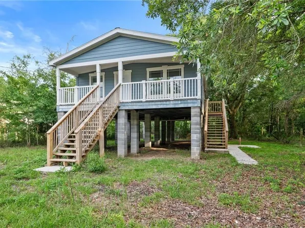 8975 W Rabby St, Bayou La Batre, AL 36509