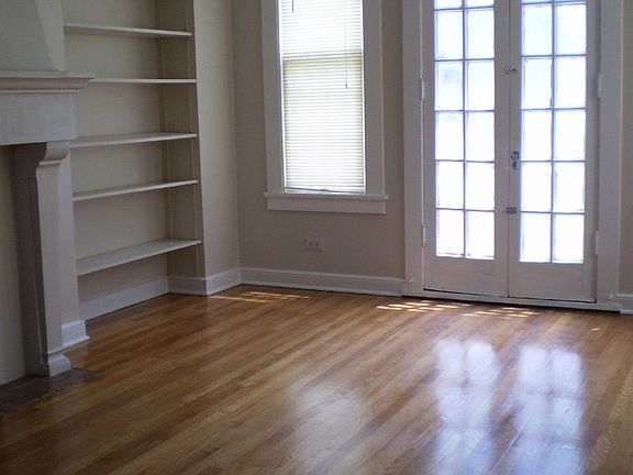 4th image of 215 W Magnolia Ave APT A
