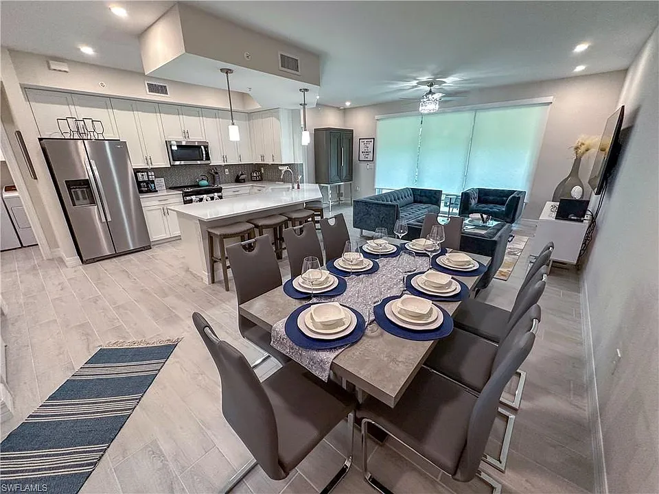 220 Indies Dr E #101