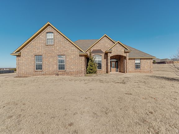 2nd image of 316 NE Sunset Dr