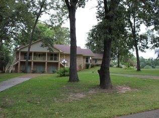 1300 Woodland Hills Dr, Whitehouse, TX 75791