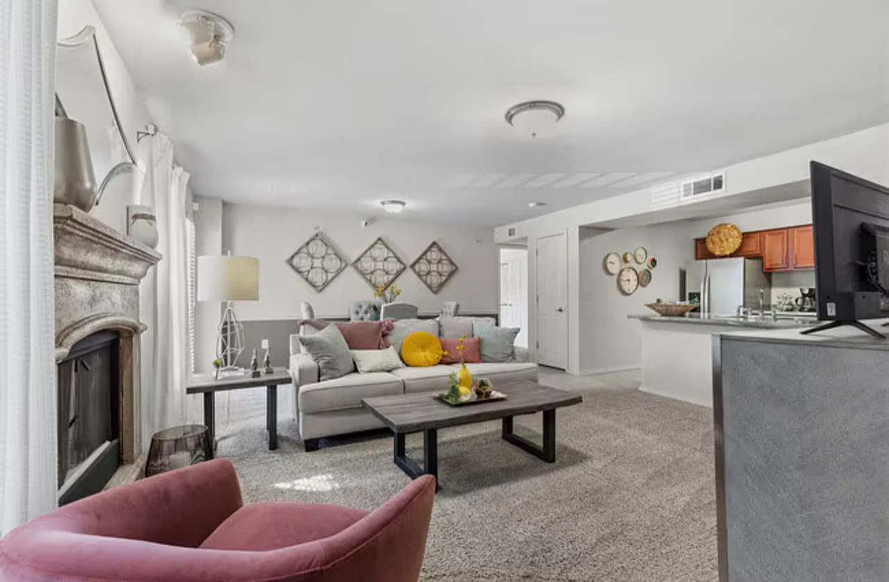 Nickel Creek Apts — Photo 4