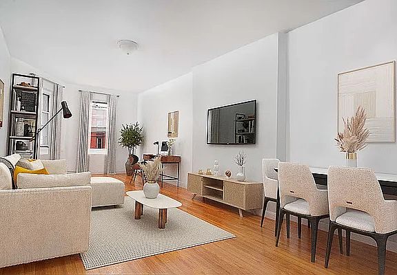 4th image of 102 W 86th St #4FR