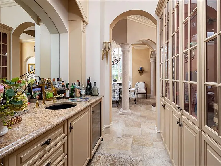 3280 Gordon Dr — Photo 10