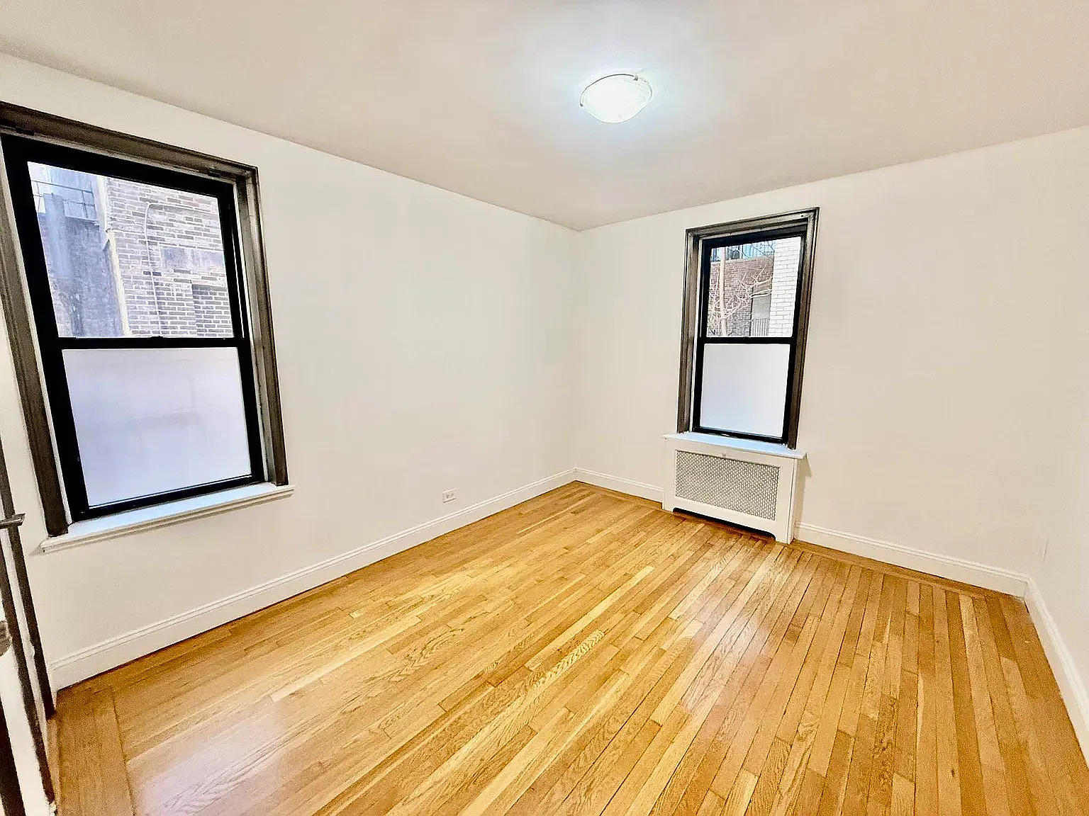 350 East 54th Street — Photo 4