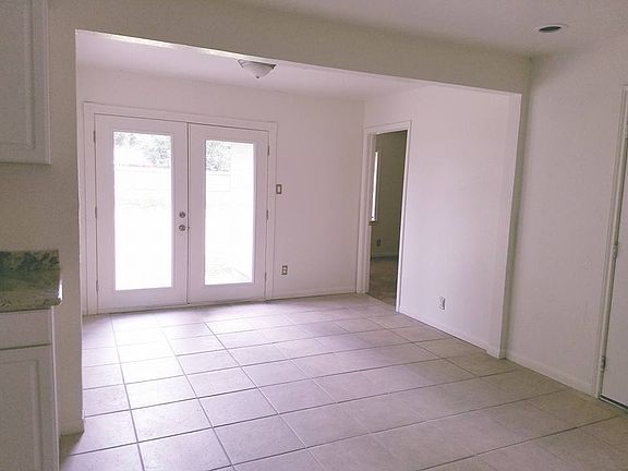 4th image of 3408 Avenue M