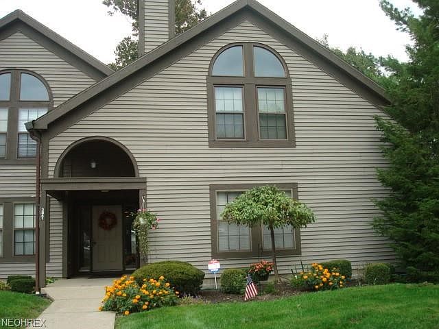 1st image of 3841 Northwoods Ct NE Unit 1