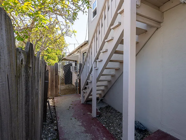 19040 Monterey Rd — Photo 10