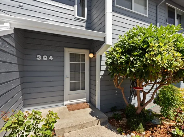 702 5th Street #304, Snohomish, WA 98290