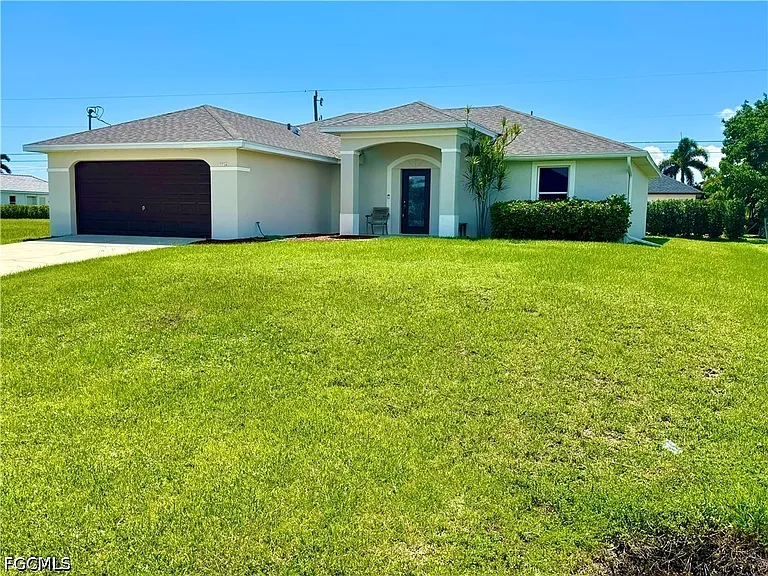 3716 SW 15th Pl — Photo 1