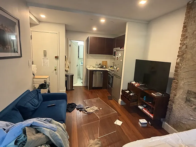 516 E 6th St #2B — Photo 4