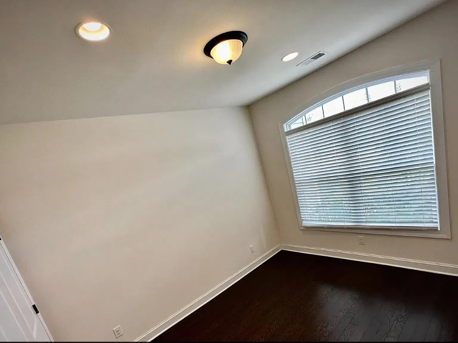 3 bed, 1730 sqft, $2,900 — Photo 4