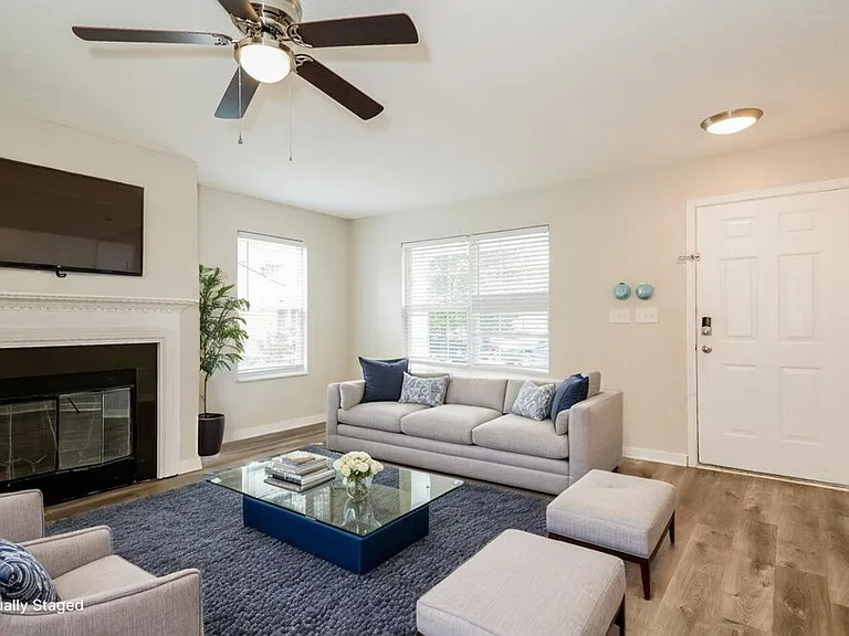 524 Grassy Bend Dr — Photo 4