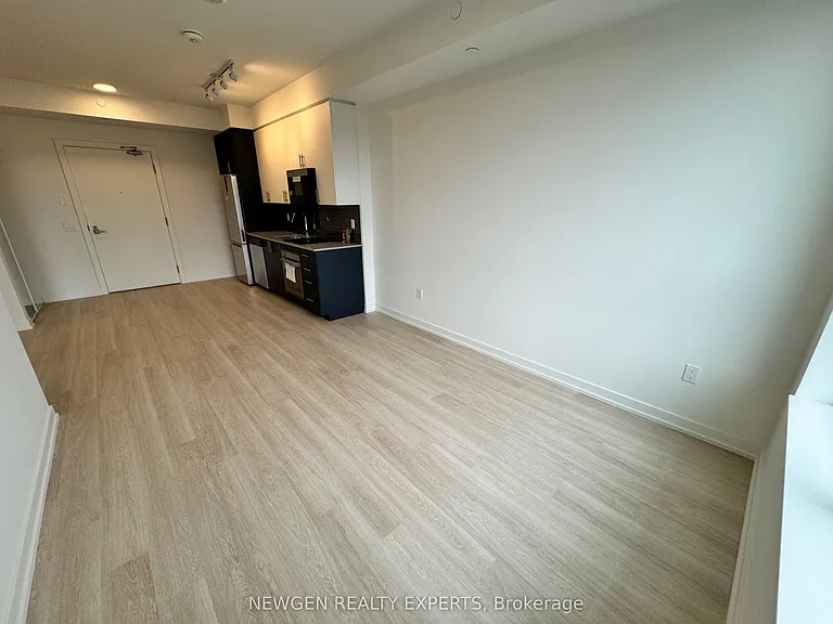 415 Main St W #603 — Photo 5