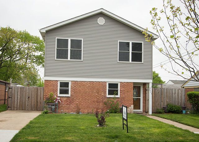 1st image of 2623 Calwagner Ave